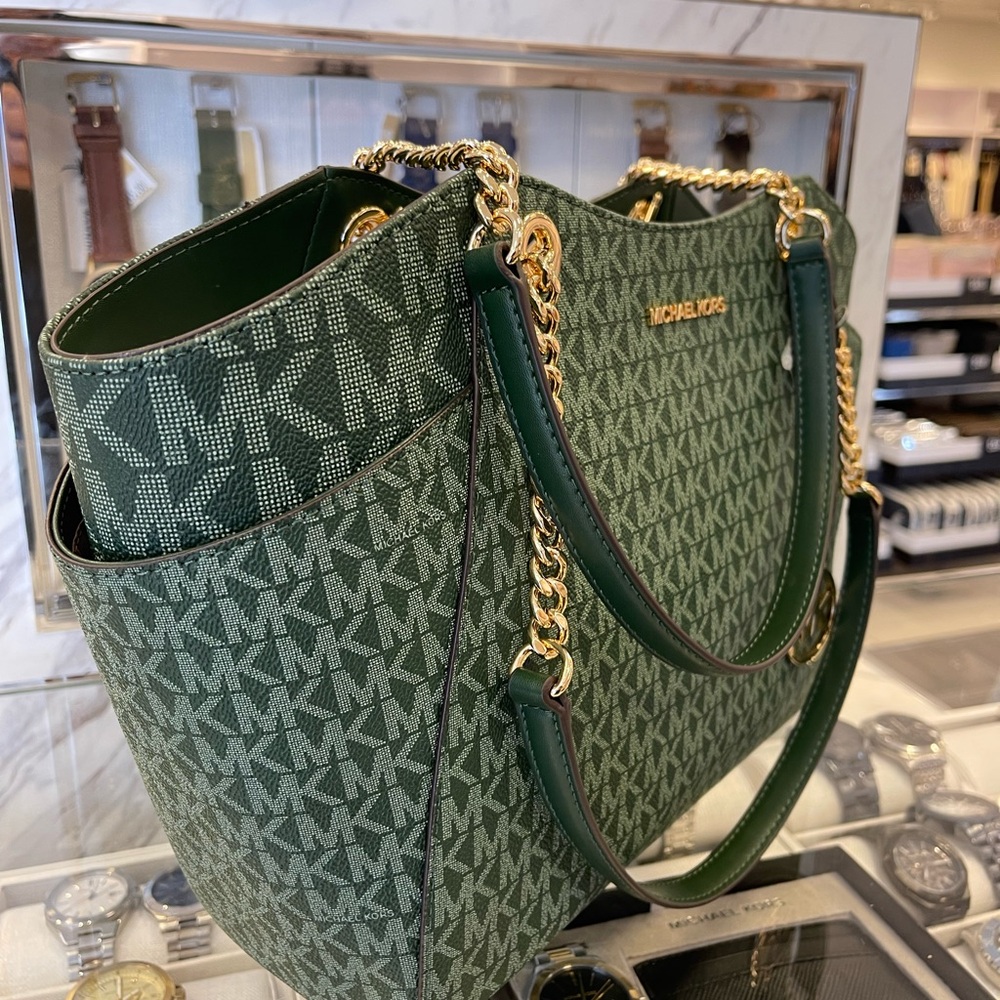 MICHAEL KORS
Jet Set Travel Large Signature Chain Shoulder Tote Bag
Moss
NWT - Picture 3 of 16